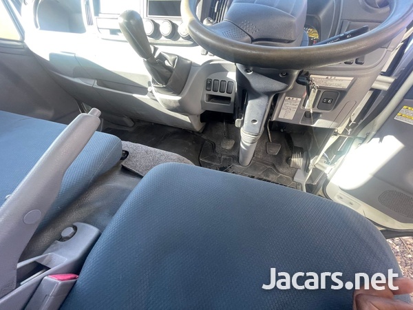 2013 Mitsubishi Canter Truck-12