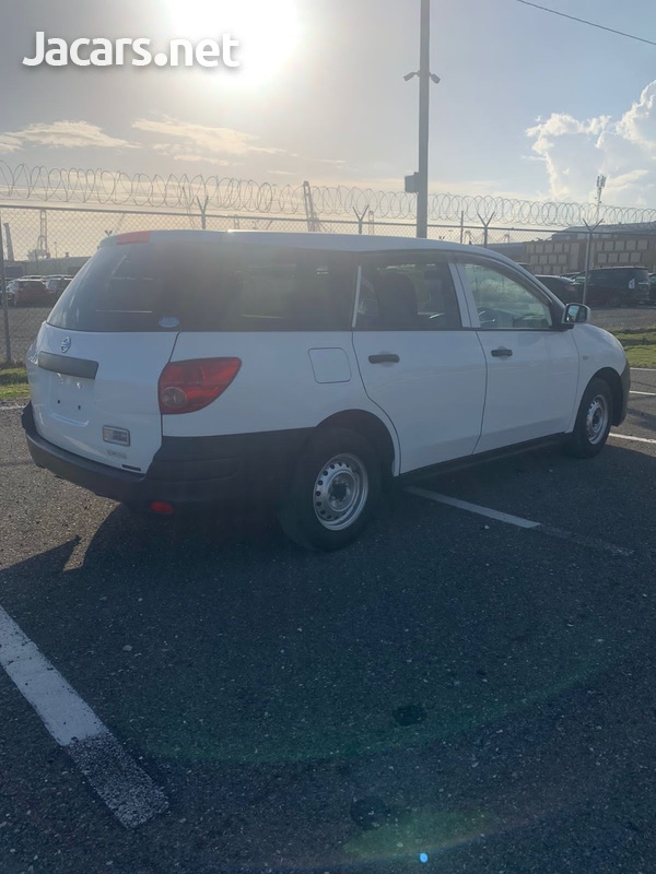 Nissan AD Wagon 1,5L 2016-8
