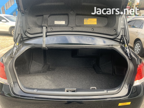 Toyota Crown 2,5L 2014-7