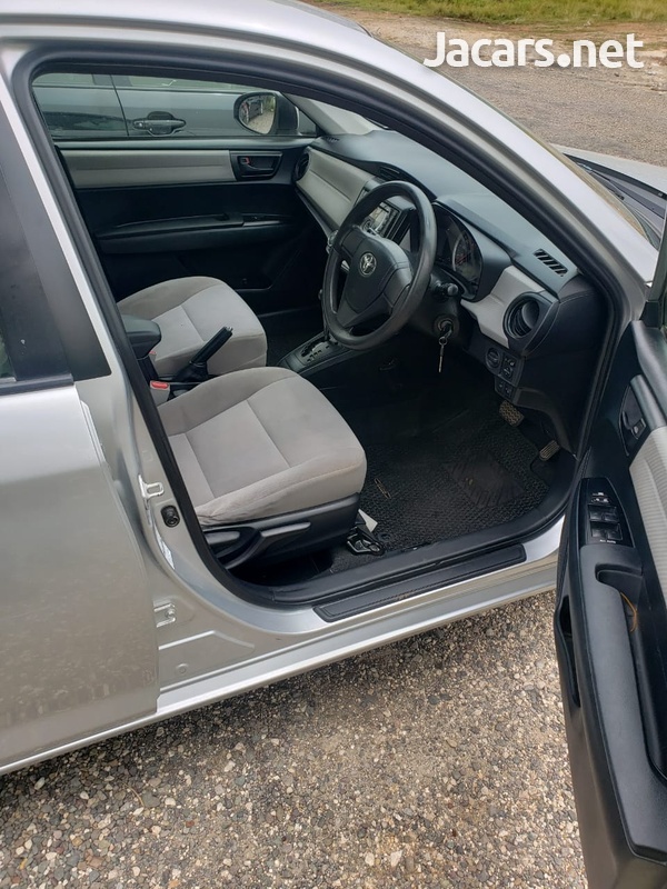 Toyota Axio 1,5L 2014-4