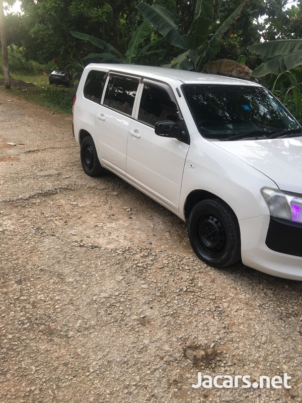 Toyota Probox 1,5L 2016-3