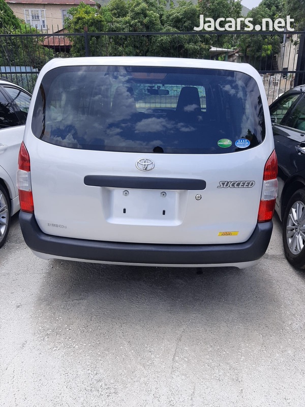Toyota Probox 1,5L 2017-4