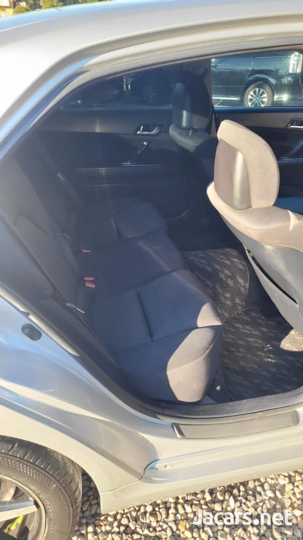 Toyota Mark X 2,5L 2009-6
