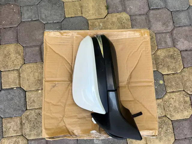 Genuine 2014-2020 Toyota Voxy/Esquire/Noah Side Mirror, Manchester