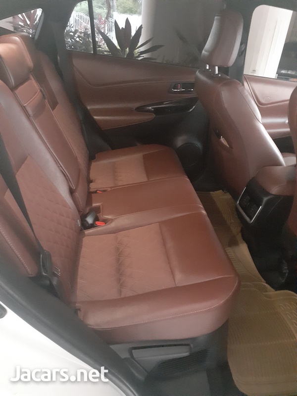 Toyota Harrier 2,0L 2017-3