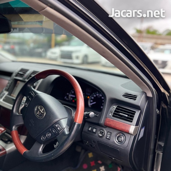 Toyota Crown 2,5L 2012-8