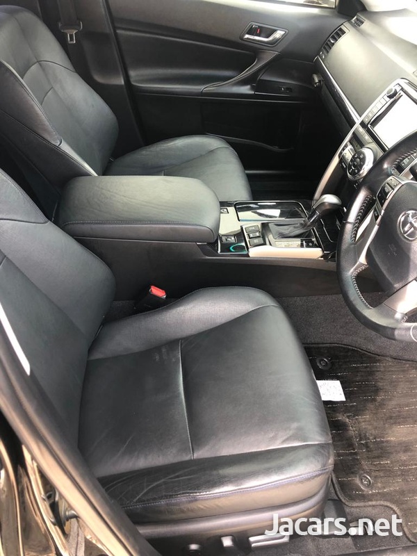 Toyota Mark X 2,5L 2012-10