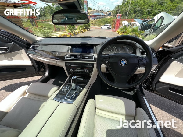 BMW 7-Series 3,0L 2013-5