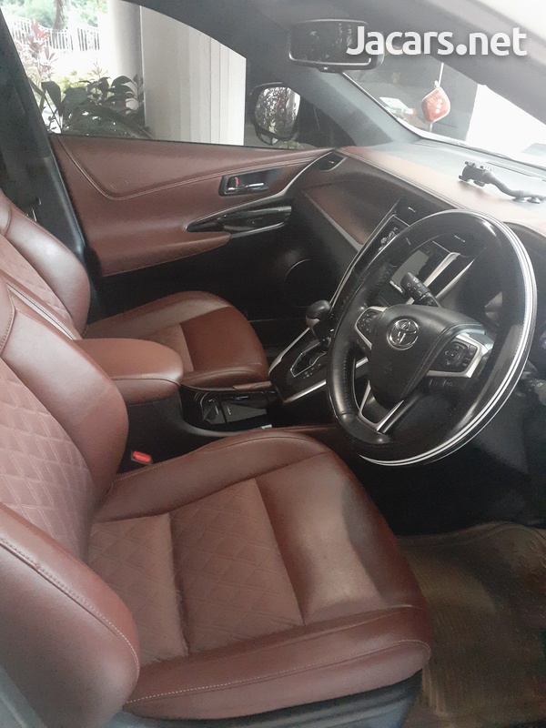Toyota Harrier 2,0L 2017-4