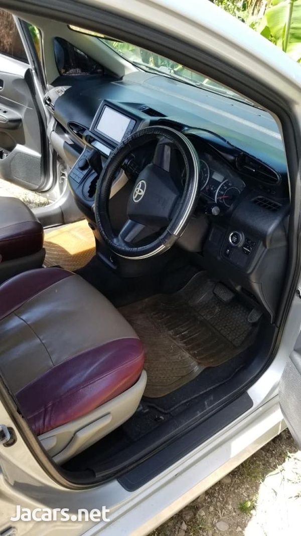 Toyota Wish 1,8L 2011-5