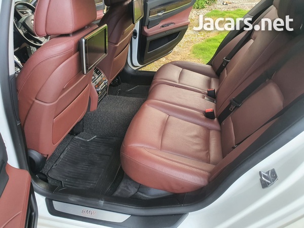 BMW 7-Series 2,0L 2013-4