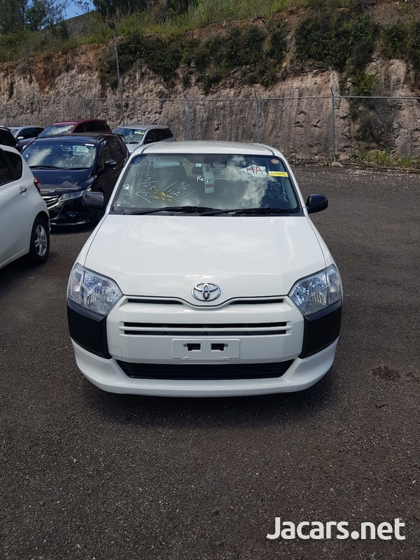 Toyota Probox 1,3L 2018-1