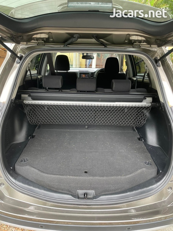 Toyota RAV4 2,0L 2019-5