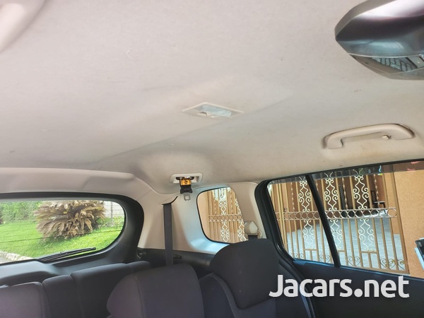 Nissan LaFesta 2,0L 2011-8