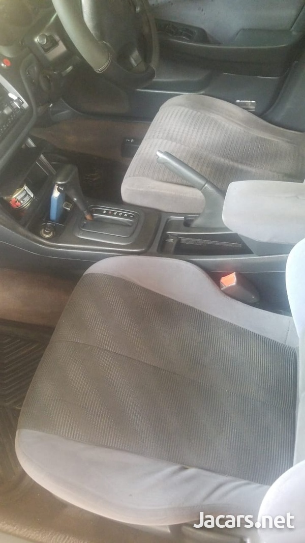 Honda Accord 1,9L 2002-5
