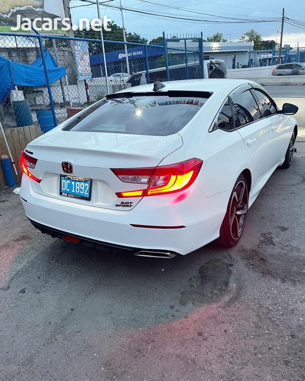 Honda Accord 2,0L 2019-8
