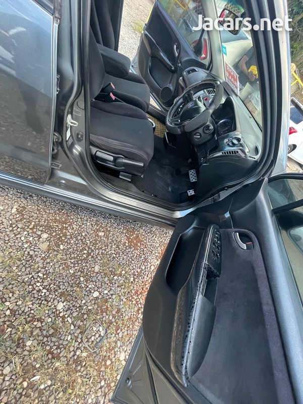 Honda Stream 1,8L 2009-9