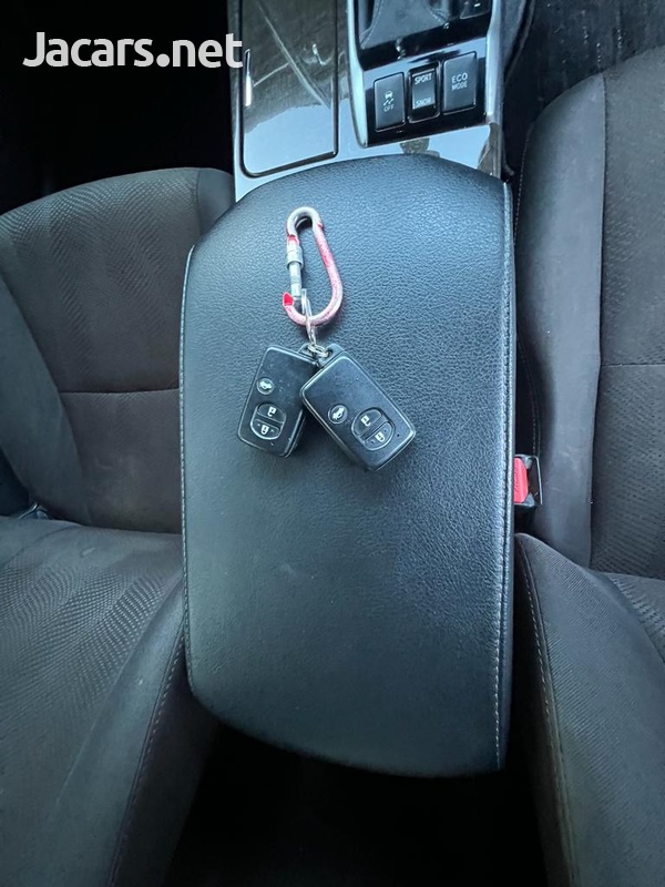 Toyota Mark X 2,5L 2015-9