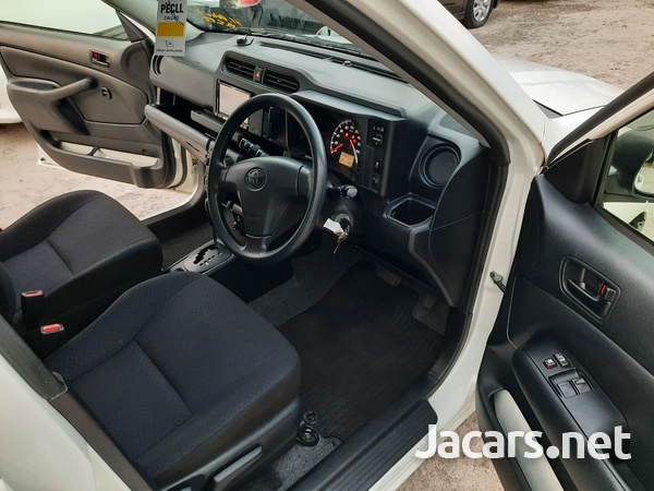 Toyota Probox 1,5L 2017-9