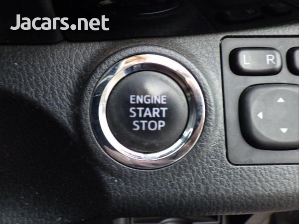 Toyota Vitz 1,3L 2017-14