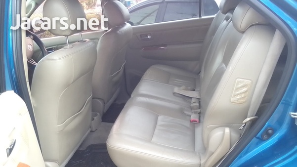 Toyota Fortuner 2,7L 2011-9