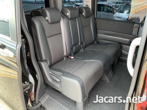 Honda Stepwgn 2,0L 2013-11
