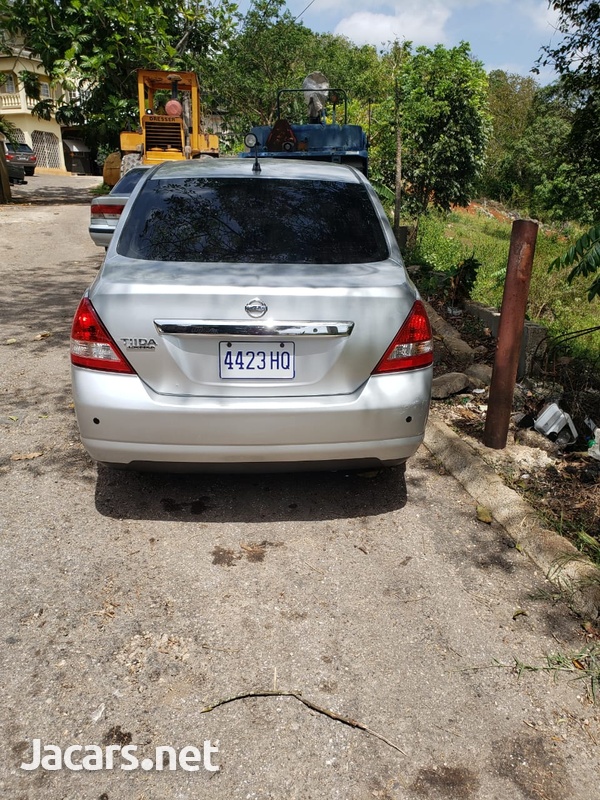 Nissan Tiida 1,5L 2011-4