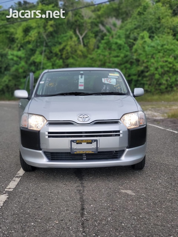 Toyota Probox 1,5L 2016-1