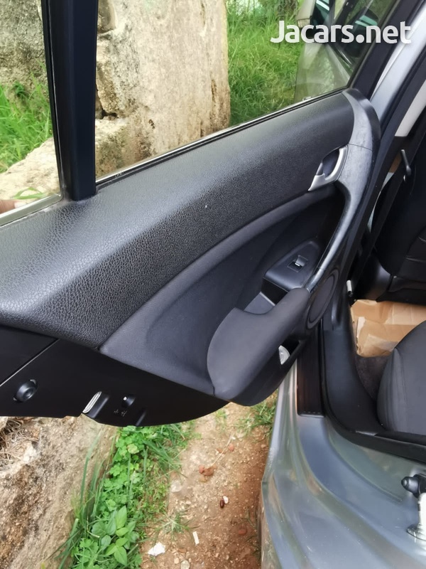 Honda Accord 1,8L 2011-6