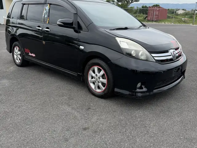 Toyota Isis