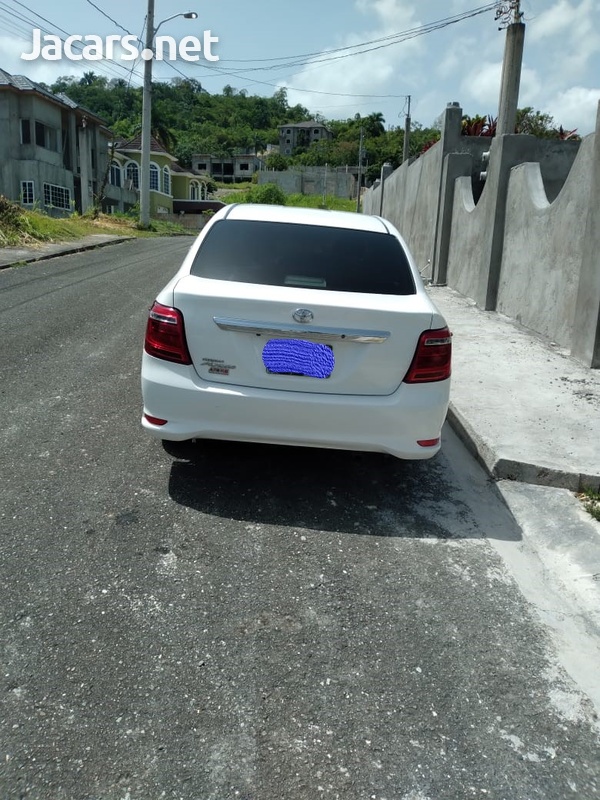 Toyota Axio 1,5L 2015-7
