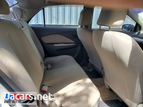 Toyota Belta 1,3L 2012-8