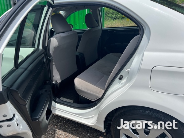 Toyota Axio 1,5L 2017-7