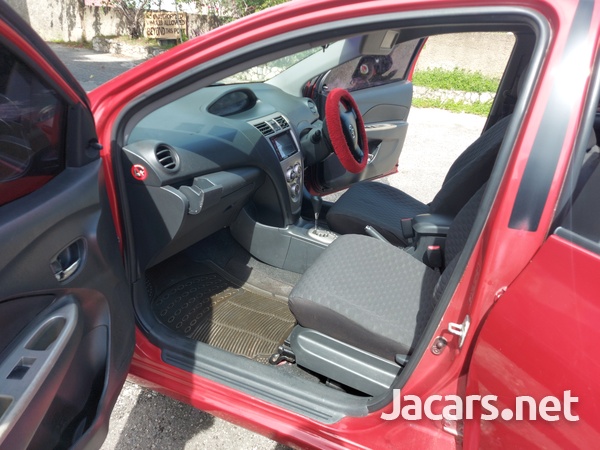 Toyota Yaris 1,3L 2012-6