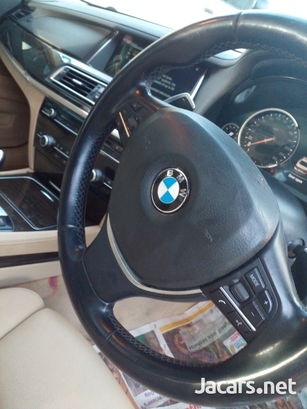 BMW 7-Series 3,0L 2015-12