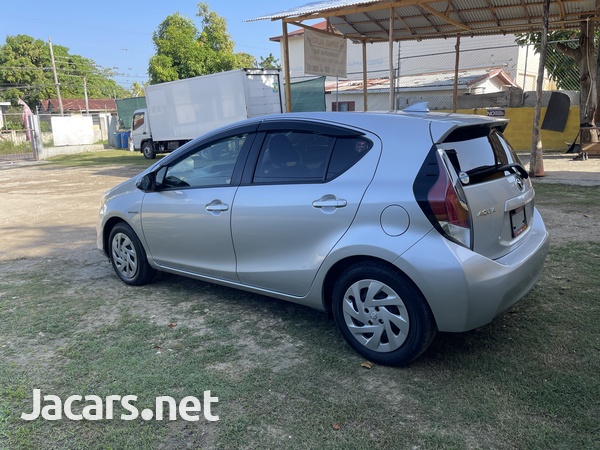 Toyota Aqua 1,5L 2017-4