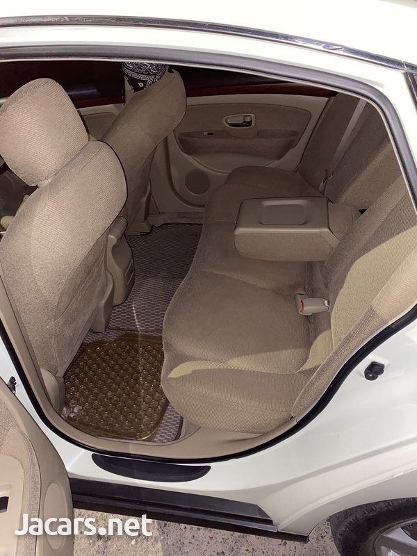 Nissan Bluebird 1,6L 2011-4
