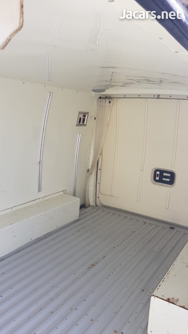 Toyota Hiace 2,0L 2015-5