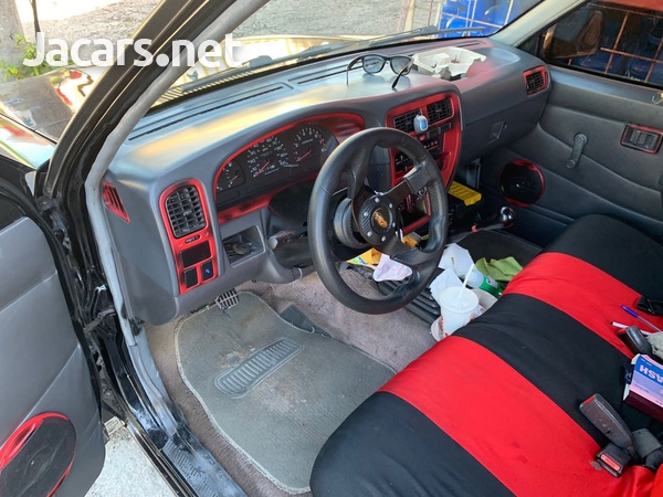 Nissan Pickup 2,4L 1997-5