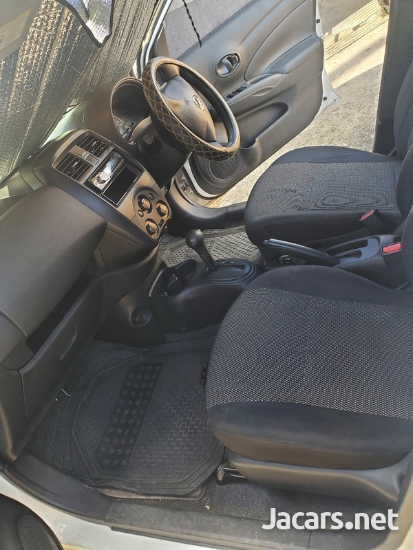 Nissan Latio 1,2L 2015-6