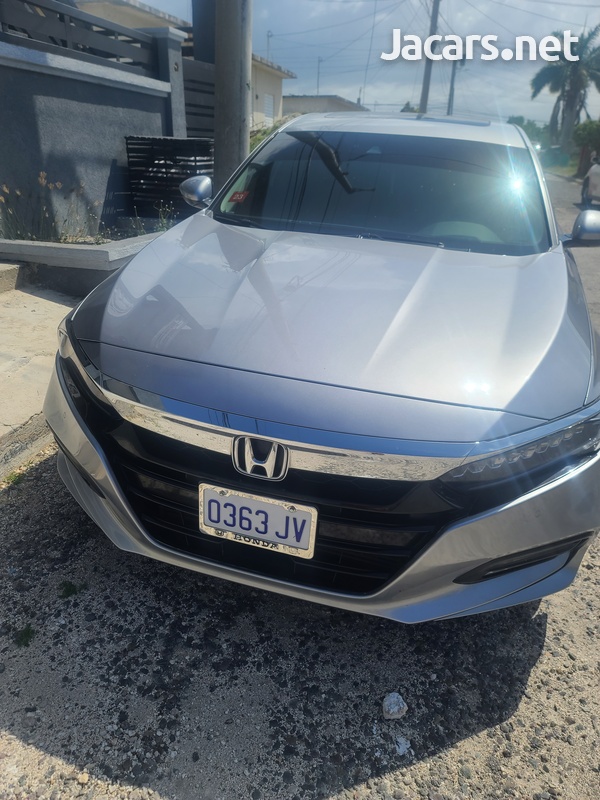 Honda Accord 2,0L 2020-7