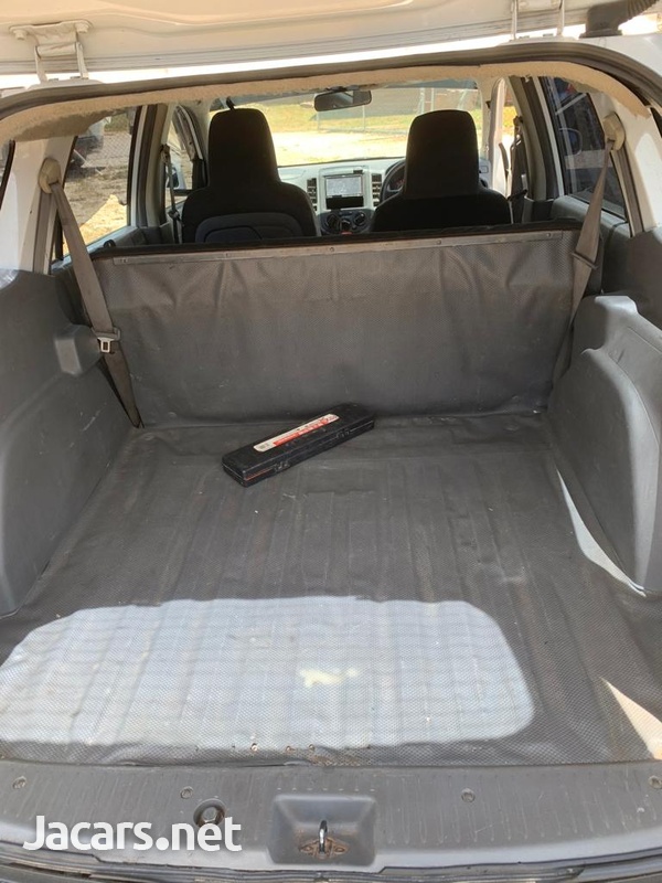 Nissan AD Wagon 1,5L 2013-10