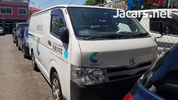 2011 Toyota Hiace Bus-1