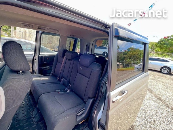Honda Stepwgn Spada 2,0L 2014-9