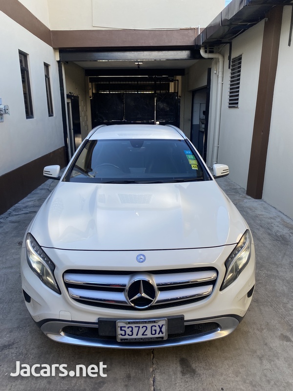 Mercedes-Benz GLA-Class 2,0L 2015-2