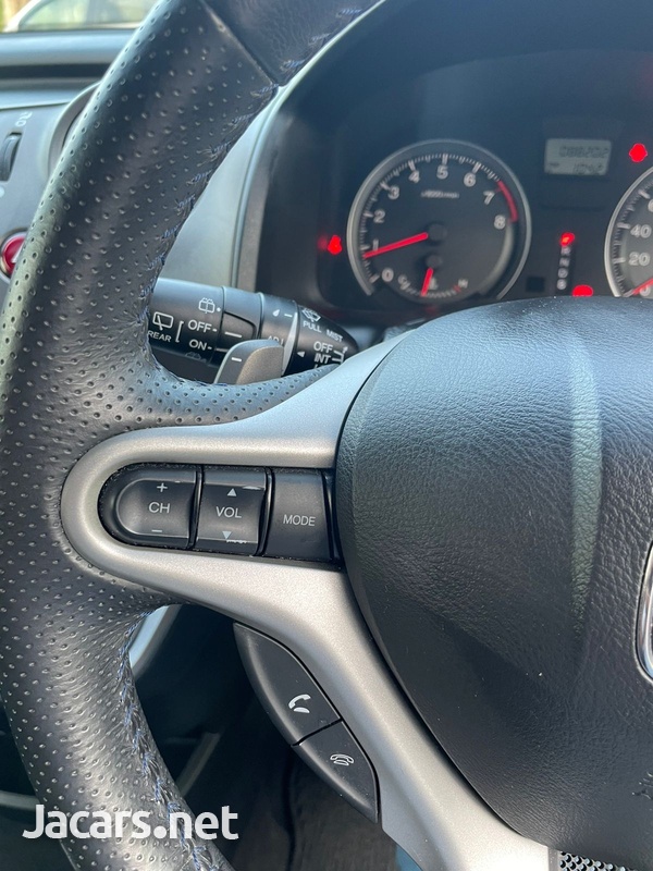 Honda Stream 1,8L 2013-9