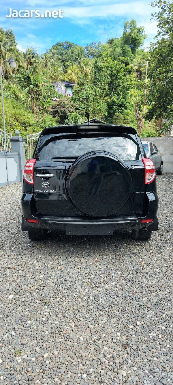 Toyota RAV4 2,0L 2012-6