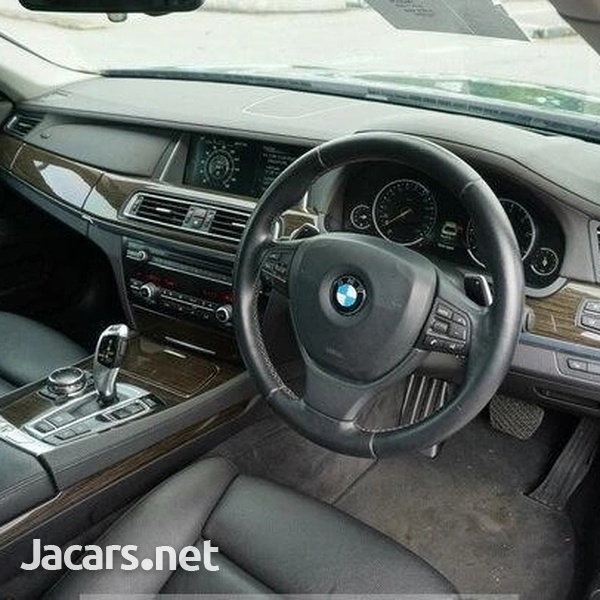 BMW 7-Series 3,0L 2014-3