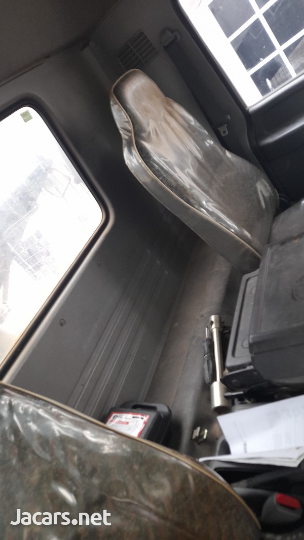 Isuzu Forward-5