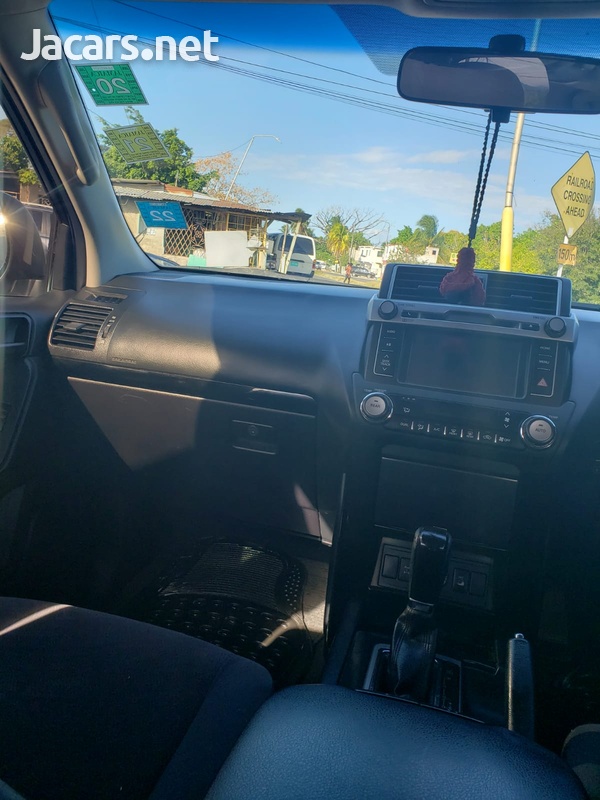 Toyota Land Cruiser Prado 3,0L 2017-5